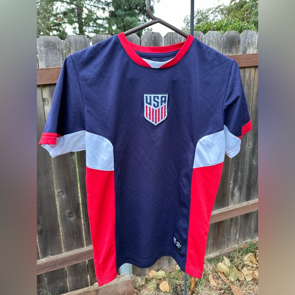 ⚽️⚽️USA football jersey size small 🇺🇸🇺🇸🇺🇸🇺🇸